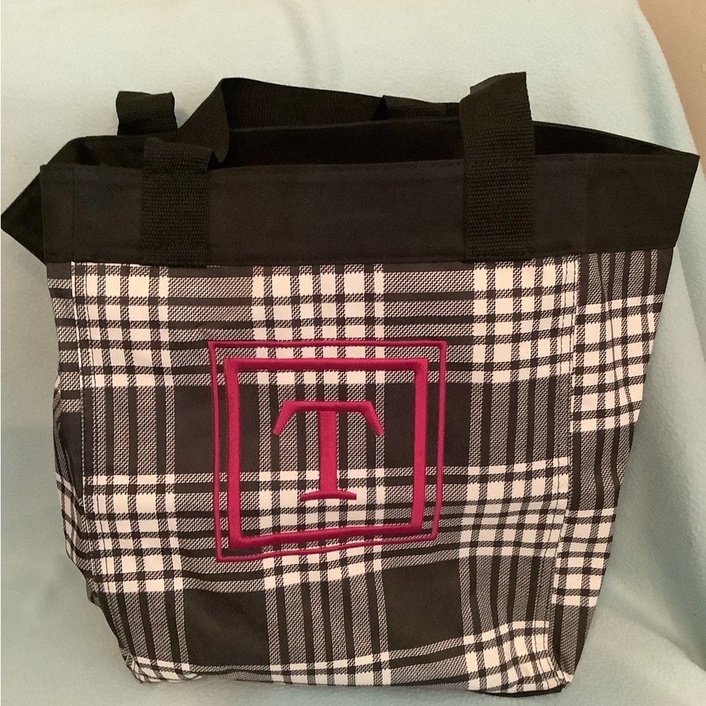 New Thirty One Essential Storage Tote in Perfectly Plaid with “T”